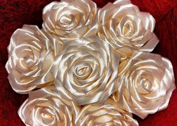 Bukiet ręcznie wykonanych róz ze wstążki wieczne róże