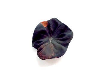 ciemne scrunchie do włosów, gumka w stylu grunge  czarna