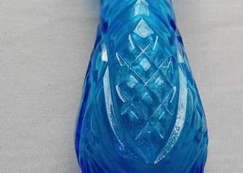 Niebieski wazon Rossini Empoli, wzór Blue Diamnd, szkło prasowane.