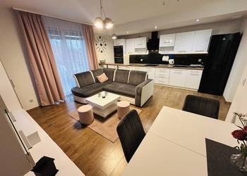 Komfortowe 2 pokoje 48m2 z klimatyzacja blisko uczelni  i