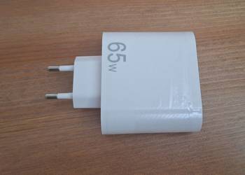 Szybka Ładowarka do telefonów i nie tylko LYK-881, 5 x USB-A plus 1xUSB-C