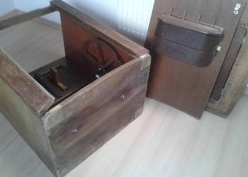 Szafka maszyny do szycia z mechanizmem pedałowym