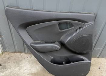 Boczek tapicerka drzwi lewyy tył Hyundai IX35
