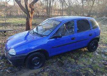 Opel Corsa B  5drzwiowa 1.7D diesel . Jeżdżący, za 800zl . Łódź