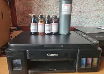 Sprzedam drukarkę z tuszami.