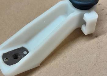 Uchwyt trapezowy wycieraczki szyby przedniej Mercedes w210  A2108240114