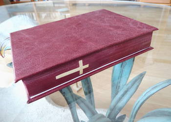 Biblia. 2024. Oprawa ze skóry. Czerwona. Biblia. 2024. Oprawa ze skóry. Czerwona.