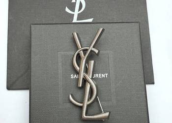 Broszka YSL srebrna metaliczna