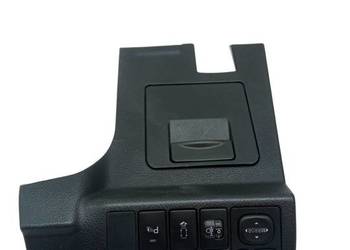 OSŁONA SCHOWEK LEWY KIEROWCY E18 55545-02050 Toyota Auris II (2012-)