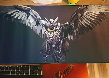 Duża podkładka Asus Strix Sowa robot