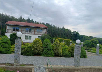 Parter domu z budynkiem gospodarczym