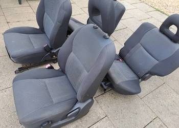 Toyota Rav 4 II 5D 4WD 4x4 komplet foteli plus boczki EU