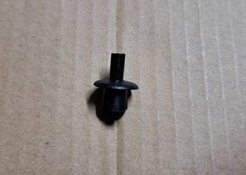 Spinka mocowanie nit plastikowy N0385494 VW Audi Seat Skoda