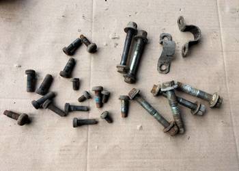 FORD MONDEO MK1 MK2 KOMBI ŚRUBA ŚRUBY ZACISKU JARZMA TYŁ TYLNEJ BELKI