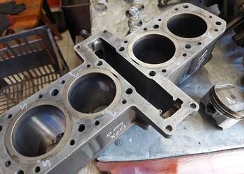 Kawasaki GPX 600 cylindry tłoki cylinder tłok GPX600