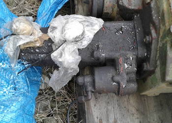 PRZYSTAWKA DO SKRZYNI BIEGÓW STEYR +POMPA HYDRAULICZNA ORYGI