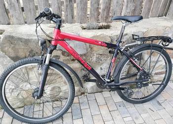 Czerwono czarny rower górski wheeler pro 19