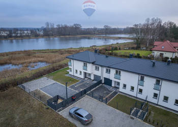 SEGMENT w stanie deweloperskim obok stawow