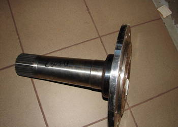 Wał koła Ursus c 385 86161040