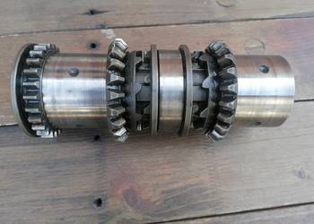 Przekładnia zębata frezarka FWA 41 koło zębate wałek. Części