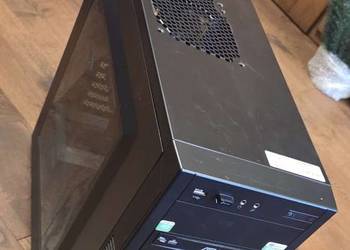 Komputer stacjonarny z monitorem i Win 10 Home