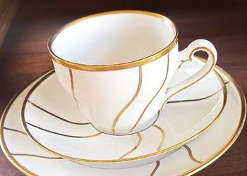 Filiżanka z talerzykiem deserowym. Klasyczna porcelana ecru