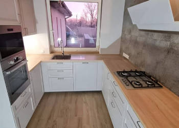 Komfortowy z widokiem gotowy do zamieszkania, nowy dom z dużą działką