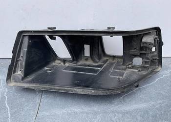 AUDI V8 LEWA LAMPA OBUDOWA PUSZKA