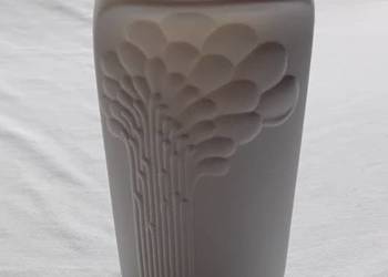 Wazon Biskwitowy Kaiser, autor projektu Manfred Frey. Model nr 666/7.