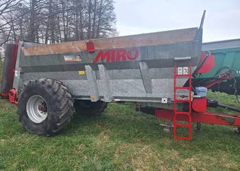 Rozrzutnik obornika wannowy wałki pionowe Ocynkowany stan Bdb Sprowadzony