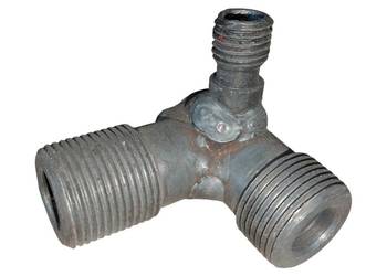 ŁĄCZNIK KOLANKA POWIETRZA M22X1,5 URSUS C-385 80235053
