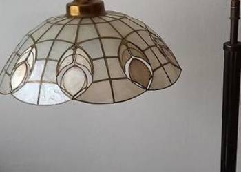 Stara, mosiężna lampa podłogowa - klosz witraż z masy perłowej