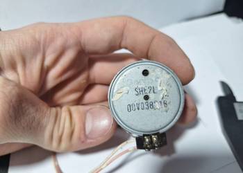 Silnik silniczek do magnetofonu SHE2L
