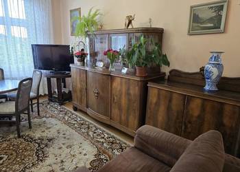 90,89 m kw. 4 pokoje. Klimatyczna kamienica przy parku