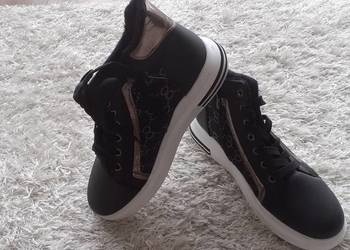 Nowe ocieplane sneakersy r 40
