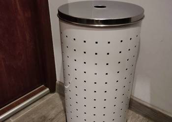 Kosz pojemnik okrągły na pranie z pokrywką