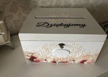 Skrzynka na koperty ślubne.