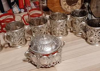 W POZNANIU KUP BARDZO WCZESNY PRL-SZKLANKI KOSZYKI CUKIERNICA PLASTIK SREBN