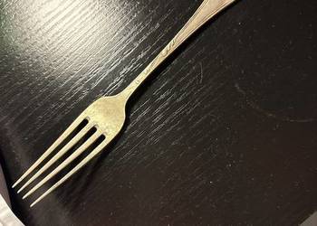 Zabytkowy widelec wykonany ze srebra próby 800