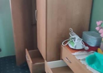 Szafa i komoda z szufladami