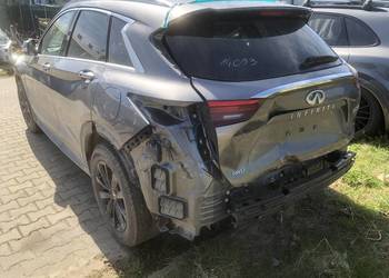 Spojler tylny ze światłem stop z Infiniti QX50 z 2020 roku, kolor szary KAD