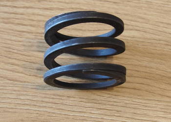 JUNAK M10 SPRĘŻYNA KOSZA SPRZĘGŁOWEGO