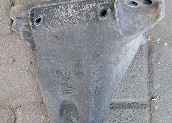 Łapa wspornik silnika prawa Passat B5 A4 B5 – 8D0199308L