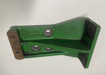 MOCOWANIE UCHWYT SILNIKA JOHN DEERE W540 HXE33390