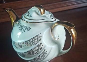 Dzbanek herbaty. HALL. 6 CUP.  Made in U. S. A.   Zachwyca złoceniami, na p