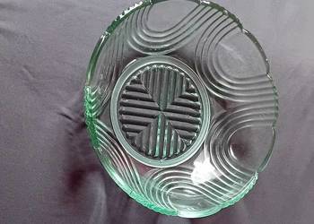Miska art deco w kolorze zieleni uranowej.