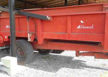 Rozrzutnik Agrimat 8ton klapa hydrauliczna