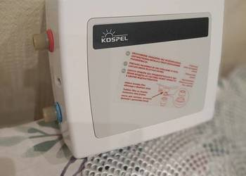 Elektryczny przepływowy podgrzewacz wody Kospel EPO2-4 AMICUS o mocy 4,4 kW