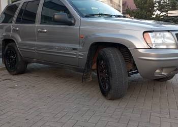 Jeep grand Cherokee 4.7 V8 bardzo ładny stan