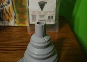 Silikonowy lejek. Składany, harmonijka.